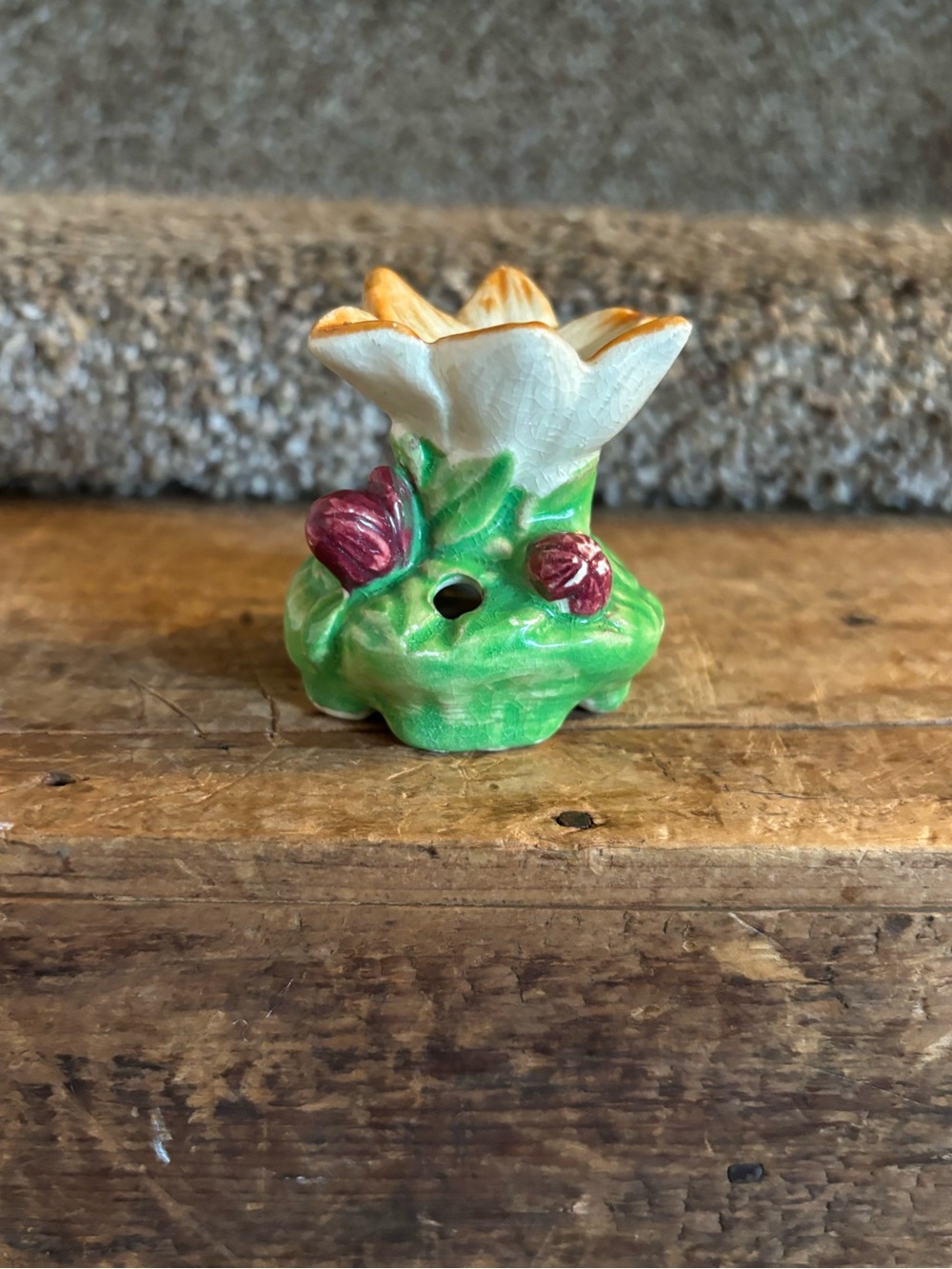 Vintage ceramic flower frog - Picture 4 of 6